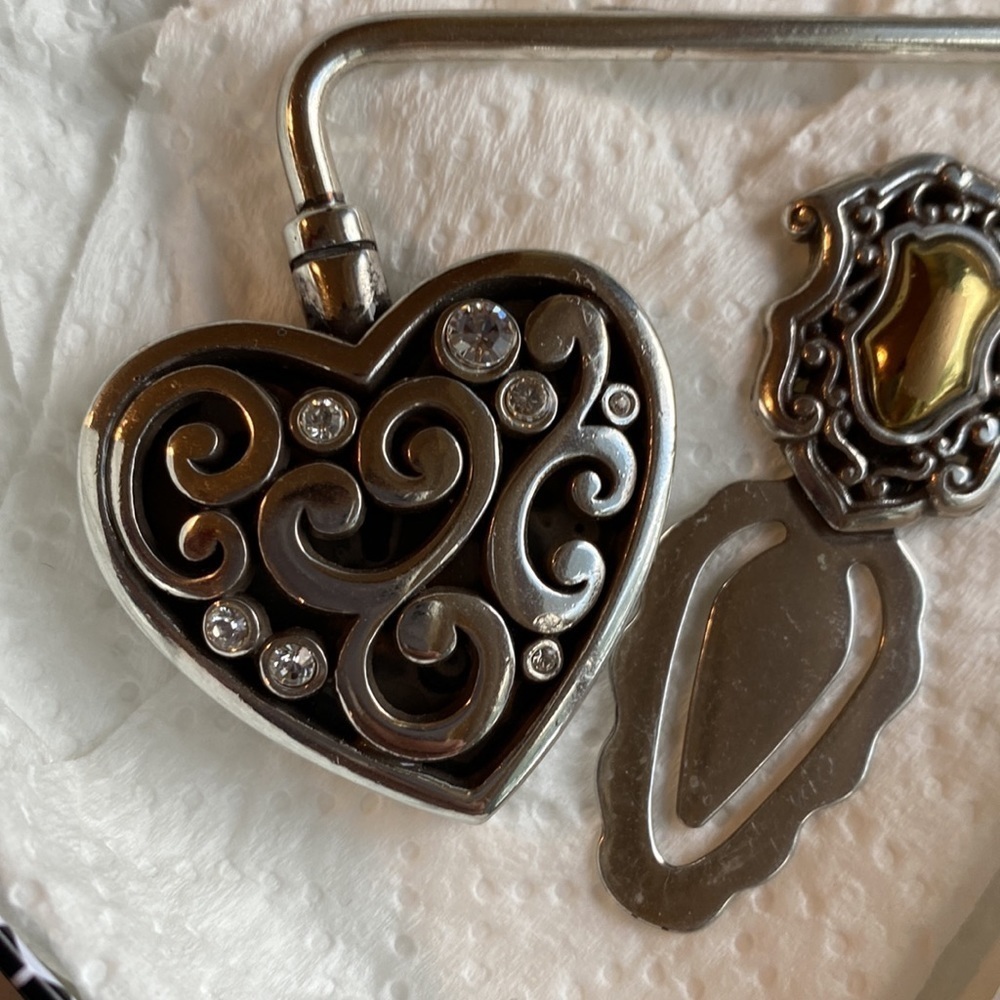 BRIGHTON vintage silver and‎ gold heart and shield handbag hanger and bookmark - Picture 2 of 4